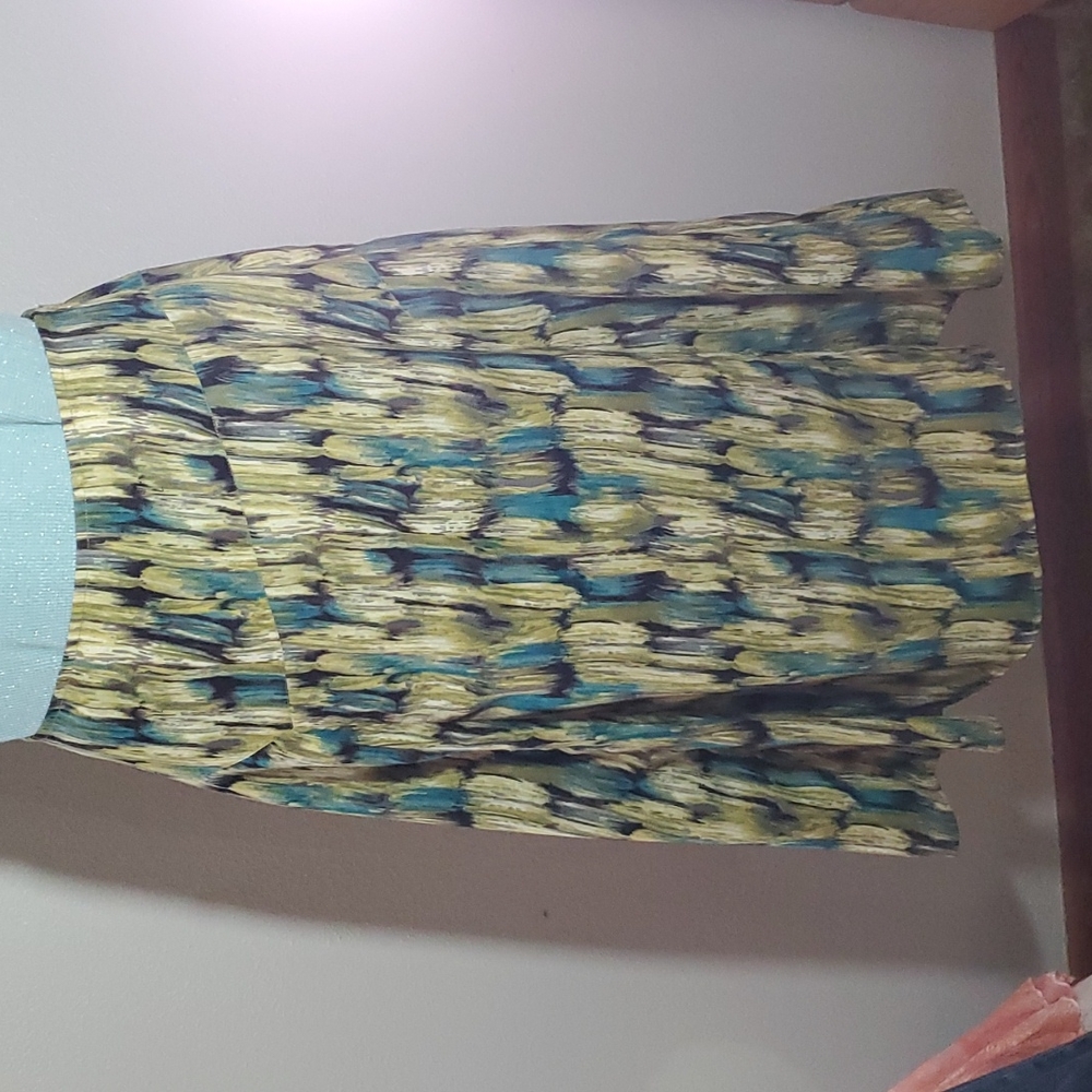 R. Q. T. PETITE Lined-Peacock Feather Brush Pattern-Flare-Midi Skirt-EUC-Sz 8P